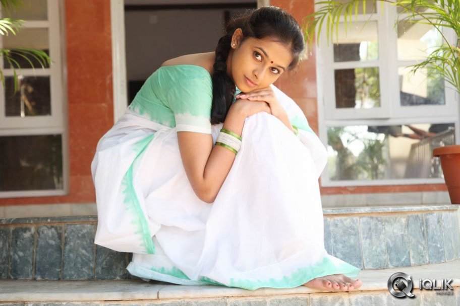 Mallela theeram lo Sirimalle Puvvu